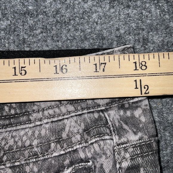 Wit & Wisdom Jeans Womens Size 14S Gray Denim Snake Print - Picture 3 of 9